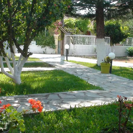 Marianthi Apartman Lászi